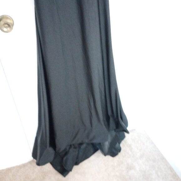 Glamour by Terani Couture Black Formal Gown - Picture 6 of 14